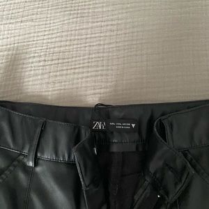 NEVER WORN ZARA LEATHER PANT WITH SIDE SLIT